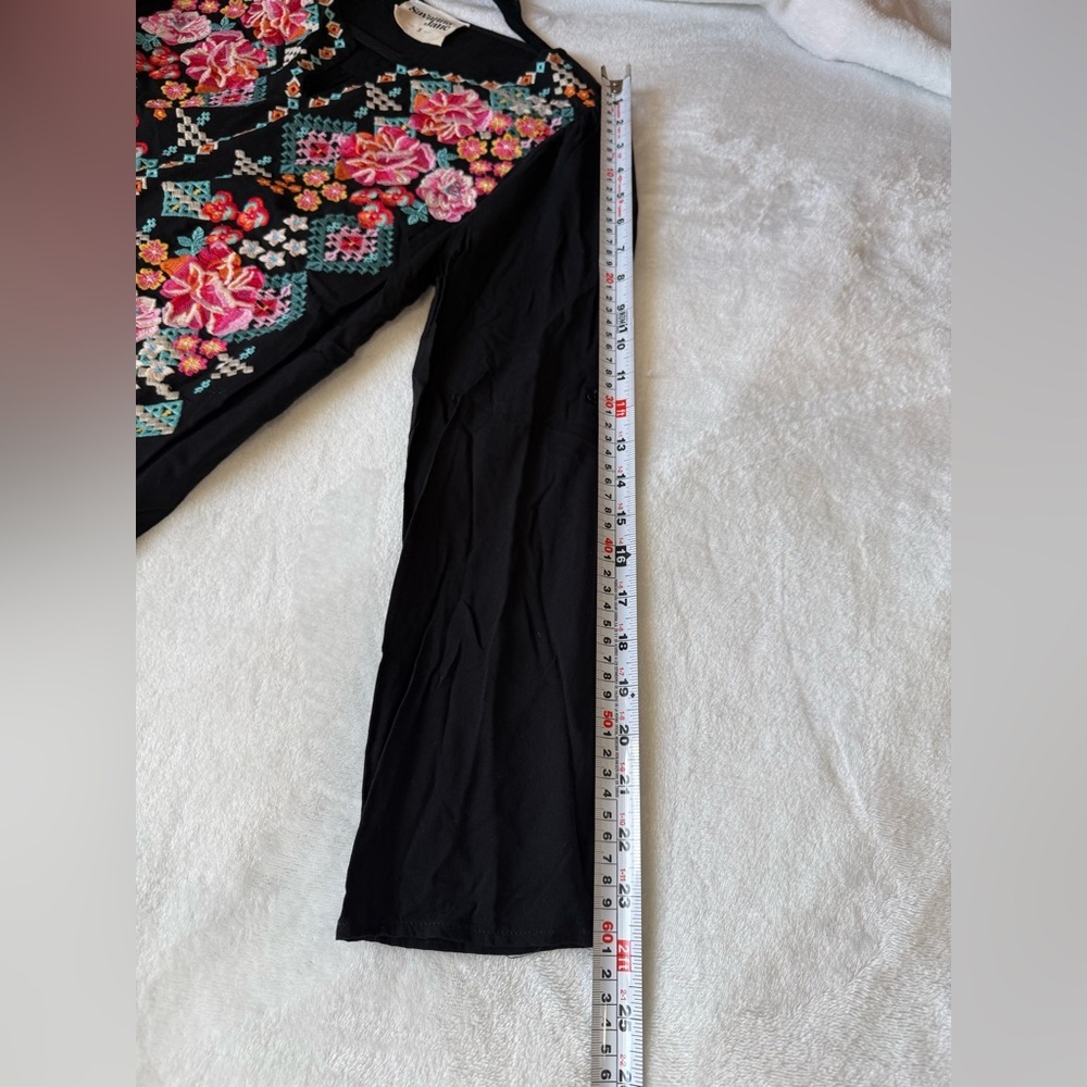 Savanna Jane Boho Embroidered Floral Blouse Black Rayon Peasant Top Size Small - Picture 8 of 9